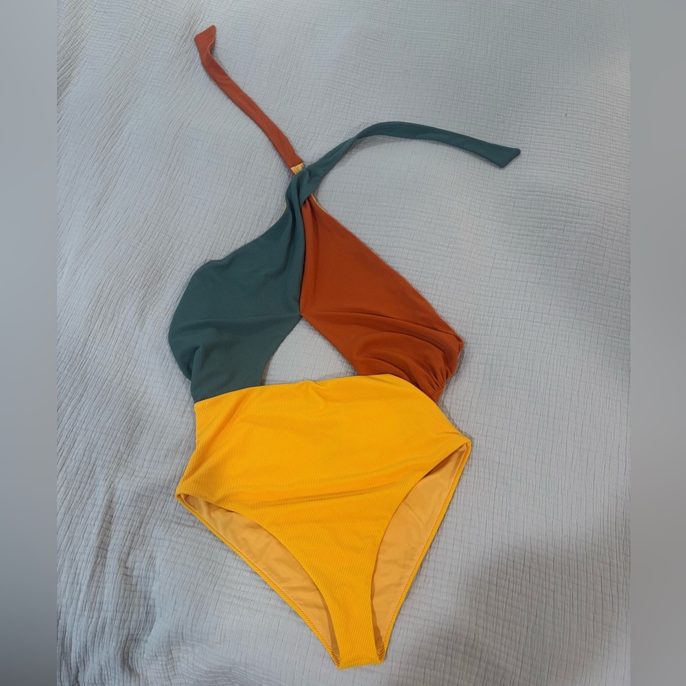 Beach Riot Jessica Halter - Picture 2 of 4